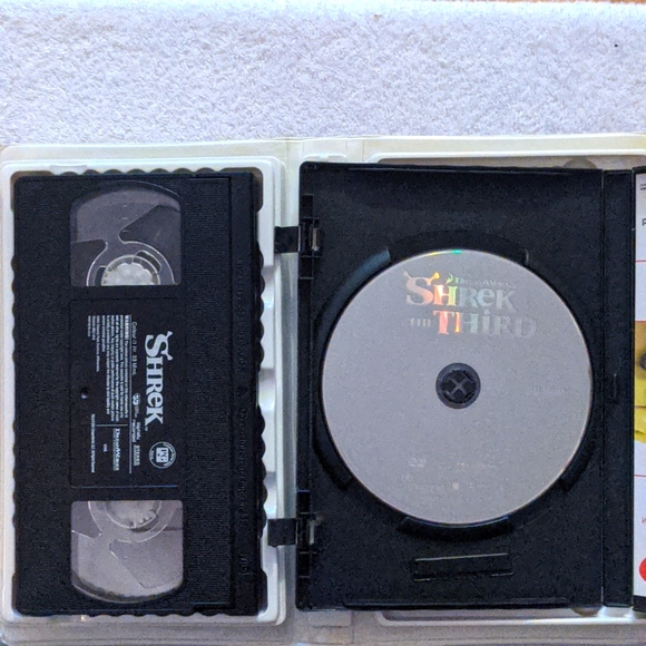VHS DVD Set: Shrek VHS & Shrek the Third DVD - Picture 3 of 3